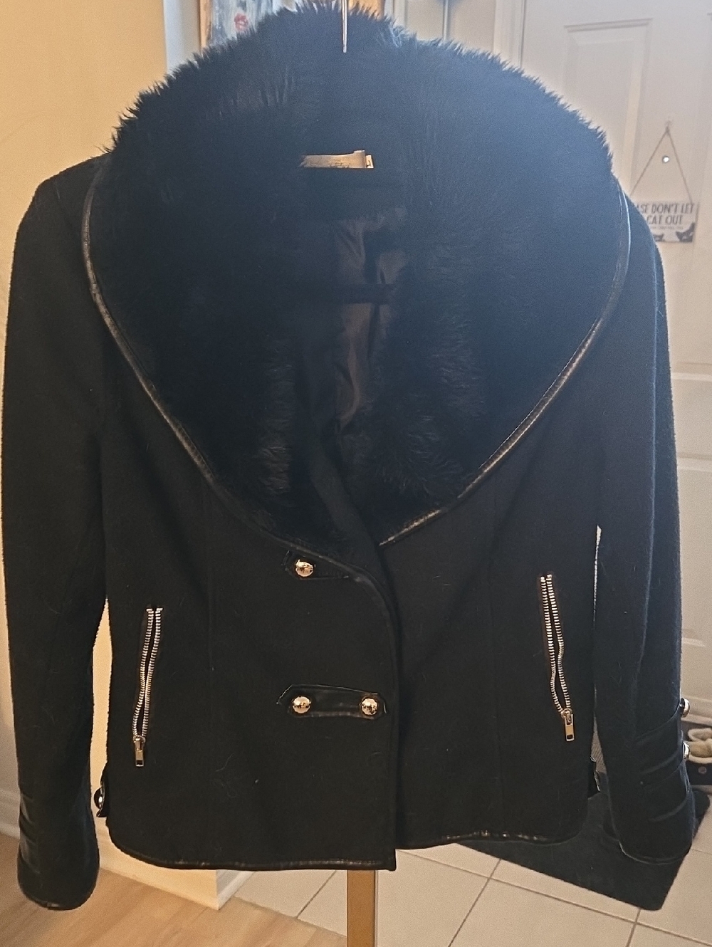Ya Pei black short fall jacket w/ front buttons, pocket w/ zippers, polar materi